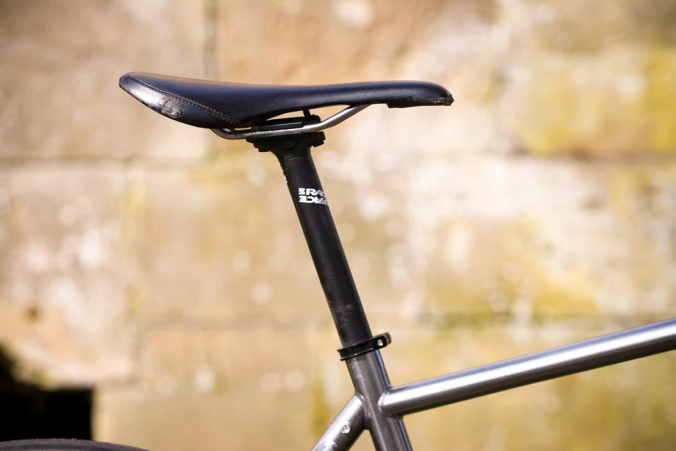 Cotic Escapade - saddle and post.jpg