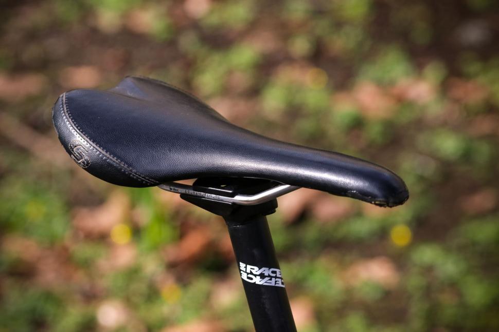 Cotic Escapade - saddle.jpg