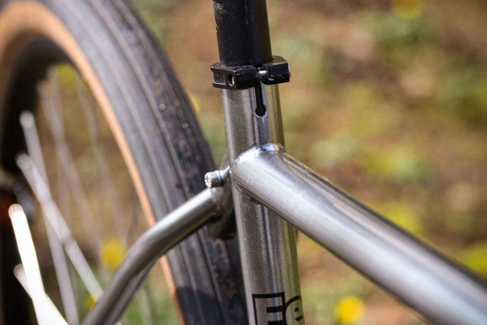 Cotic Escapade - top tube 2.jpg