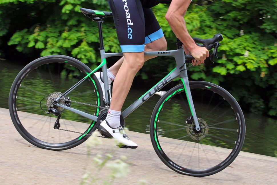 Cube Attain GTC Pro Disc - riding 1.jpg