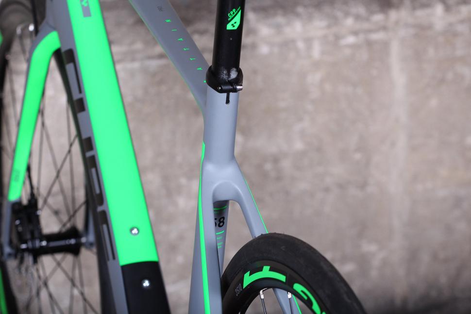 Cube Attain GTC Pro Disc - seat stays.jpg