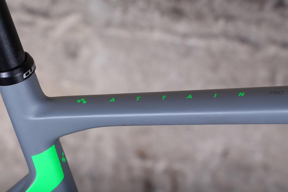 Cube Attain GTC Pro Disc - top tube decal 2.jpg