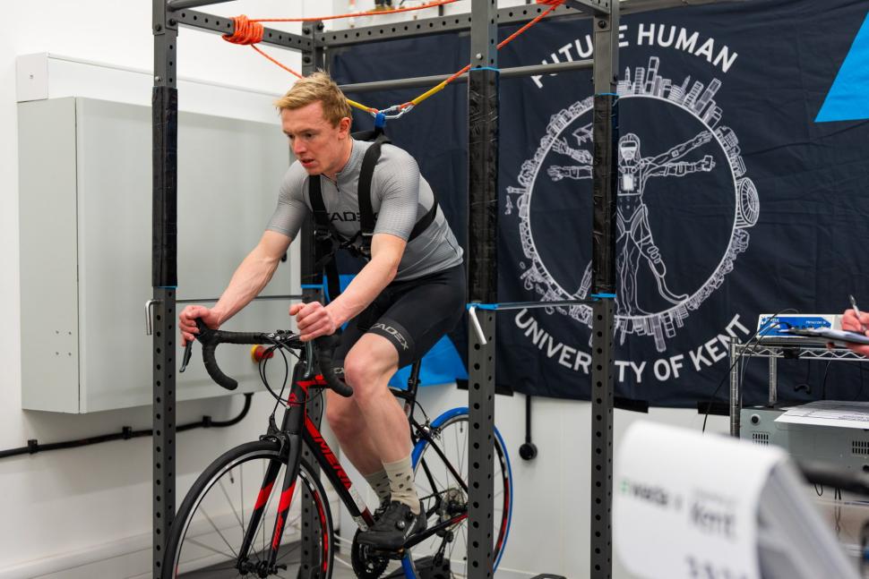 University study seeks cyclists to take painkillers 