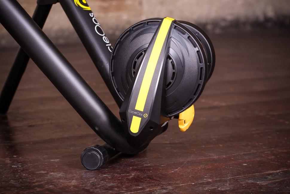 CycleOps Magnus Smart Trainer - resistance unit 3.jpg