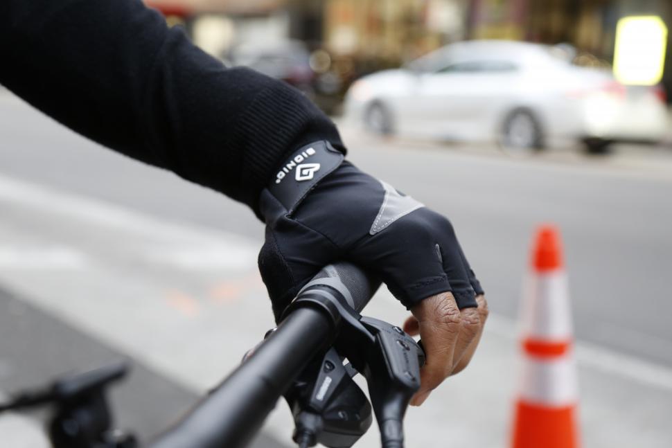 H&B Bionic Half Finger Cycling Gloves 1