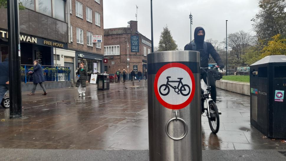 Cycling signs (copyright Simon MacMichael) (20)