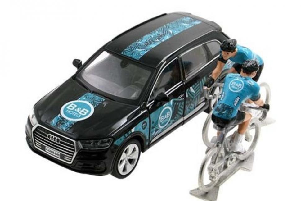 Cycling souvenirs personalised model cyclist with team car
