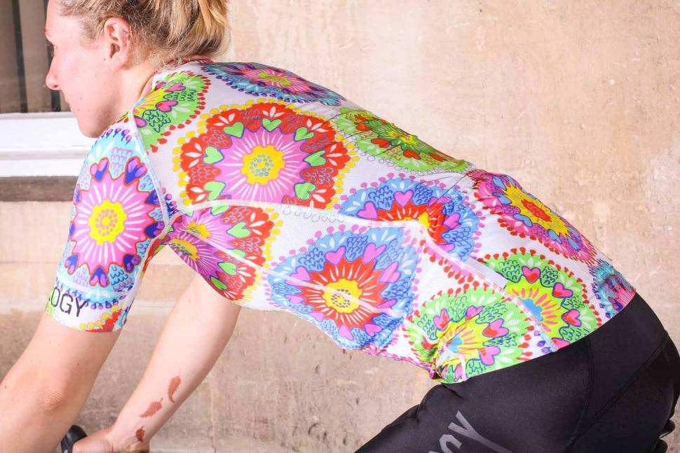 Cycology Spin Sista Women's Jersey - riding 2.jpg