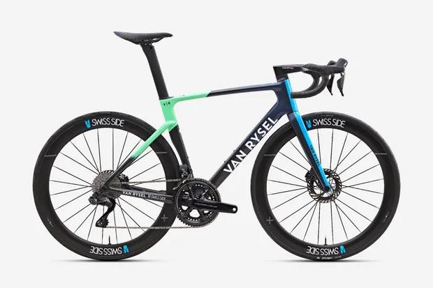 Decathlon-AG2R-La-Mondiale-Team_Van-Rysel-RCR-Pro