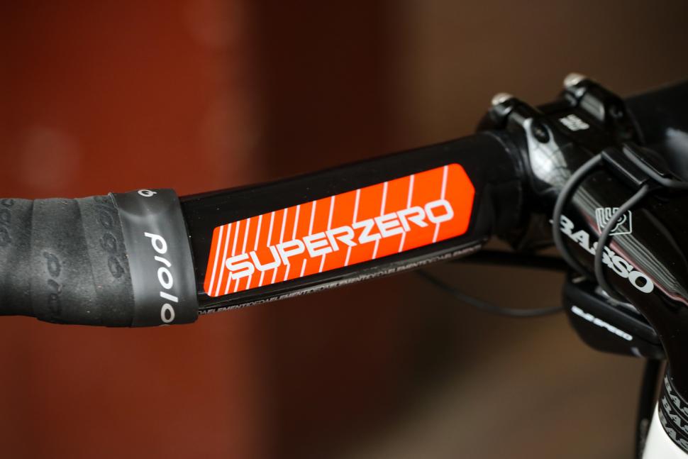 Deda Superzero handlebars - detail 2.jpg