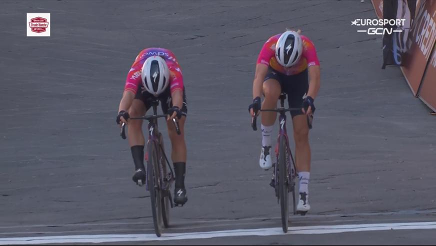 Demi Vollering beats Lotte Kopecky at 2023 Strade Bianche (GCN)