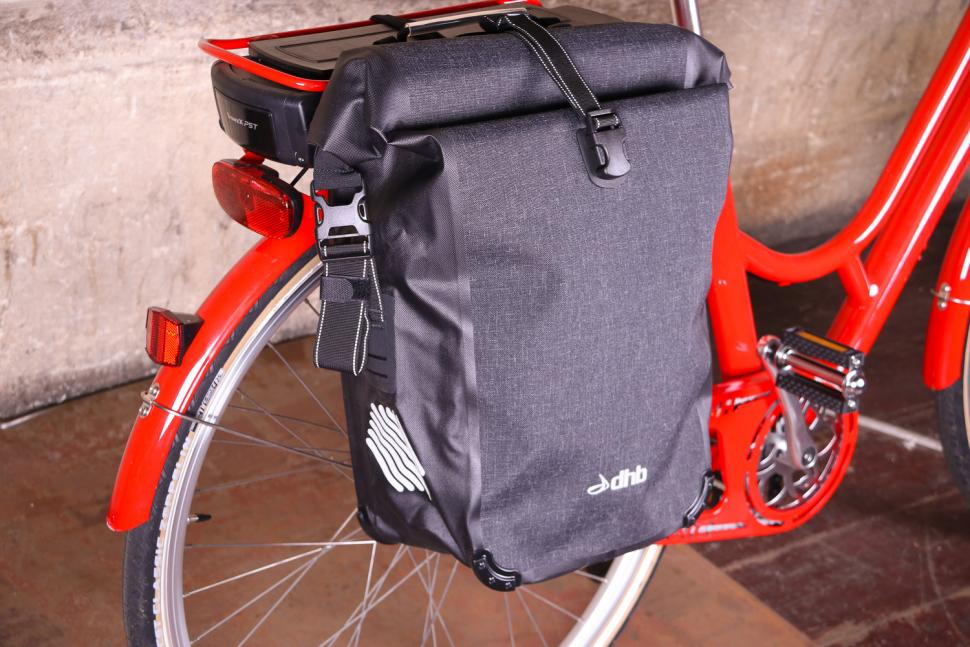 dhb Waterproof Pannier 22L - side.jpg
