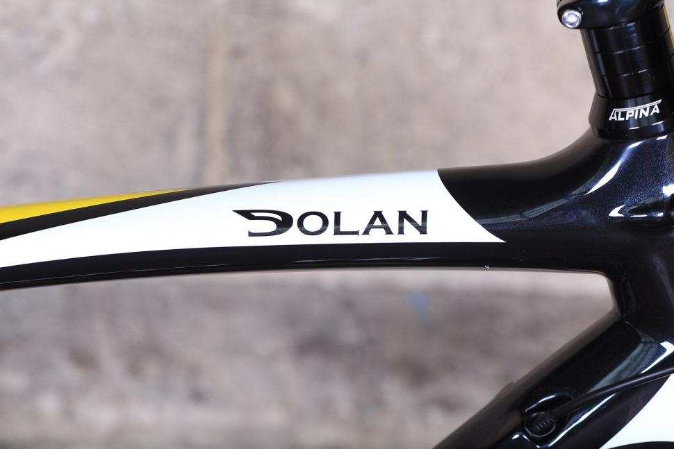 Dolan L Etape - top tube decal.jpg