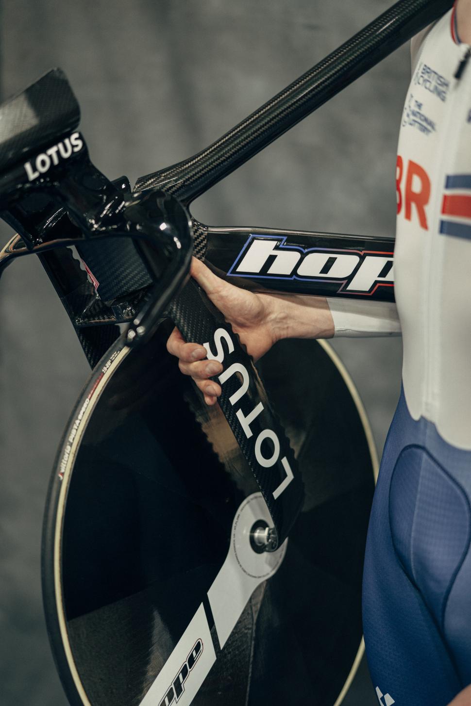 2024 Hope-Lotus bike handlebar and forks