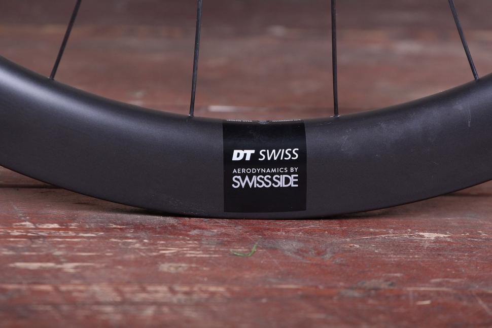 DT Swiss ERC 1100 Dicut DB Endurance Road Wheels - rim detail 2.jpg
