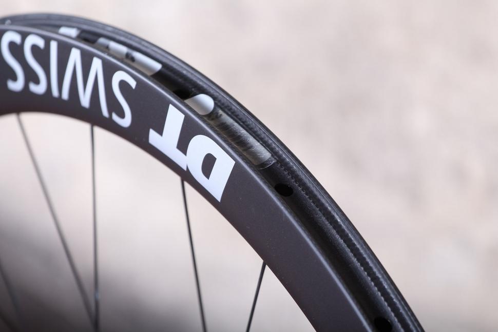 DT Swiss ERC 1100 Dicut DB Endurance Road Wheels - rim.jpg