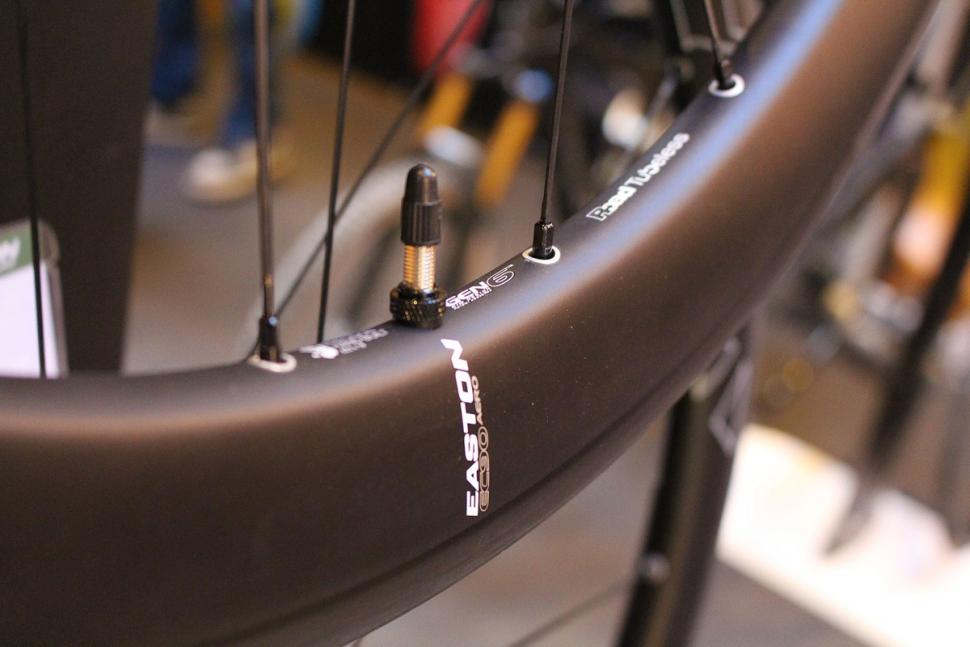 Easton EC90 Aero - tubeless ready.jpg