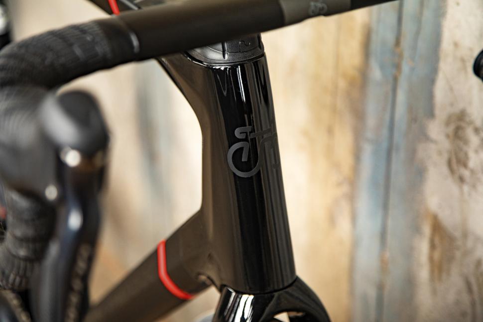 Eddy_Merckx_525_Black_Details_10_Copyright_Eddy_Merckx