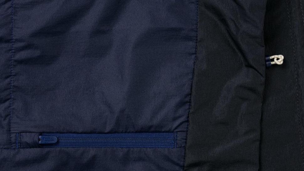 2021 Rapha Explore Lightweight Jacket detail