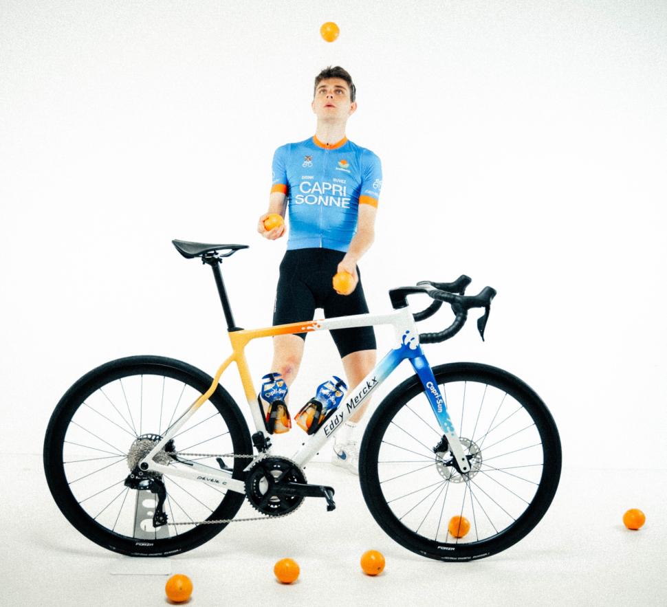 Eddy Merckx x Capri-Sun