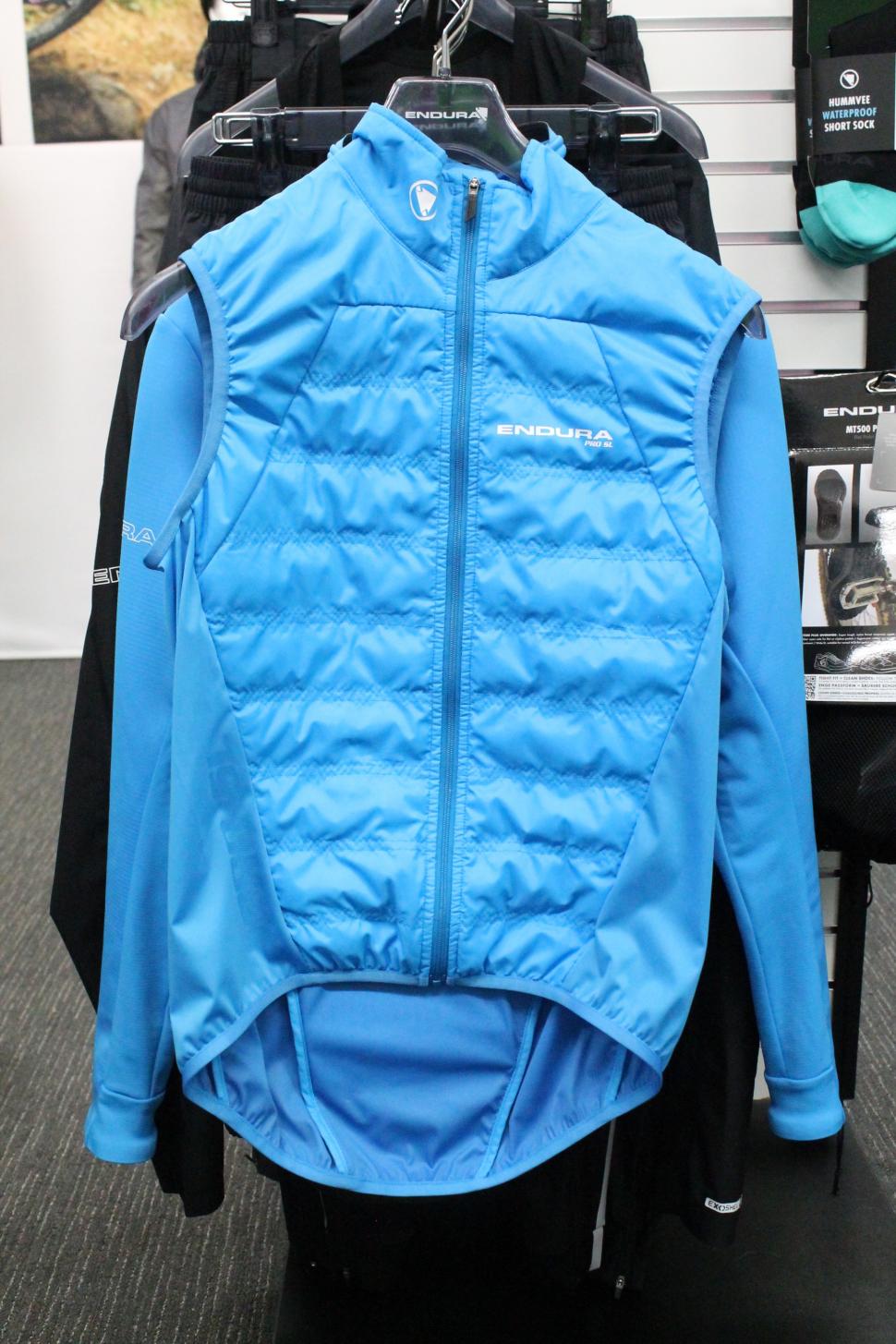 Endura blue kit 2018 - 1.jpg