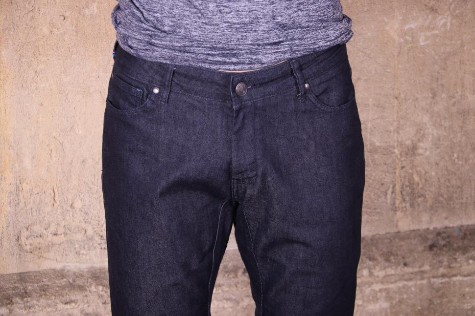 Endura Urban Jean - front pockets.jpg