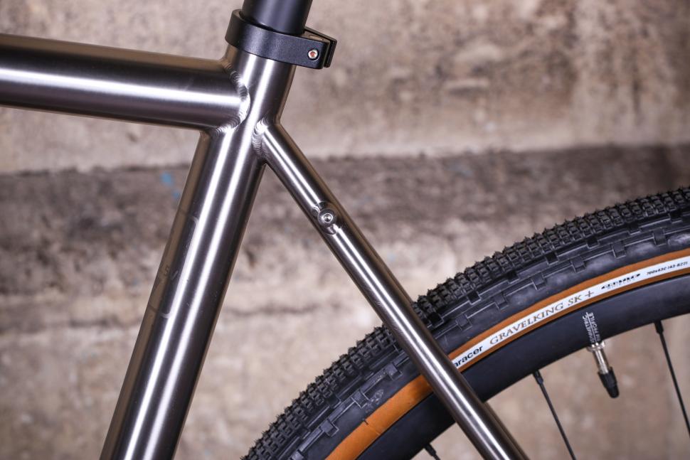 Enigma Escape - seat stays 1.jpg