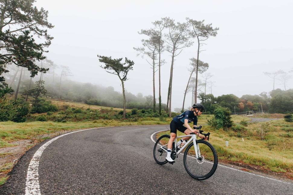 2023 Specialized Roubaix SL 8 riding 4