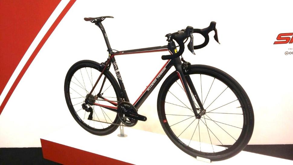 Eurobike 2017 Bianchi Ferrari 2 - 2.jpg