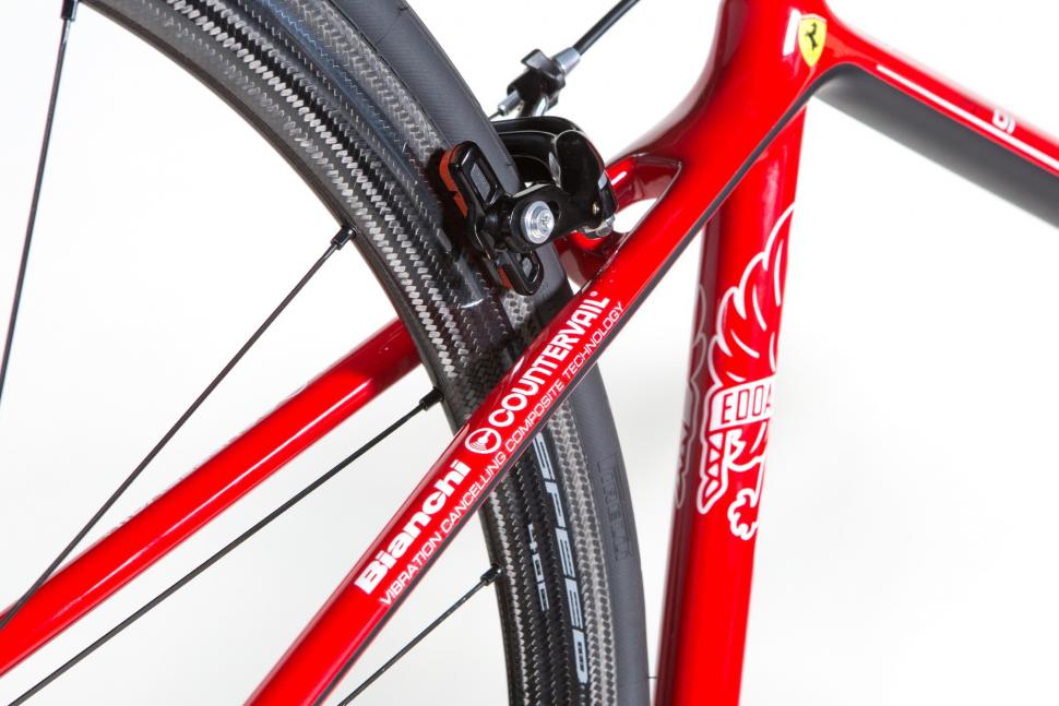 Eurobike 2017 Bianchi Ferrari - 22.jpg