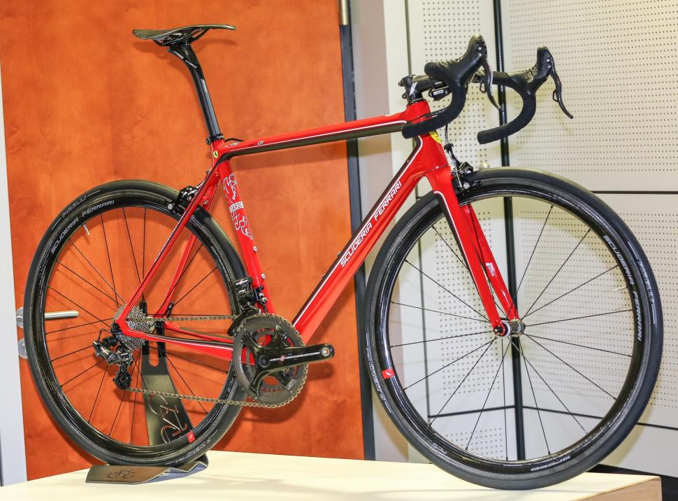 Eurobike 2017 Bianchi Ferarri 99 - 1.jpg