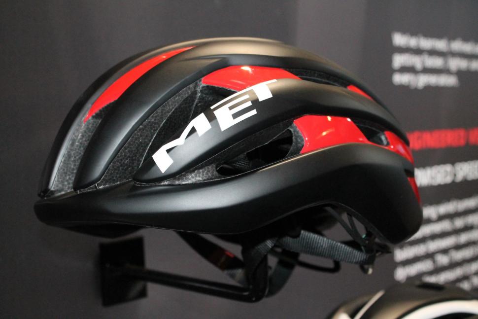 Eurobike 2017 Met Trenta helmet black:red- 1.jpg