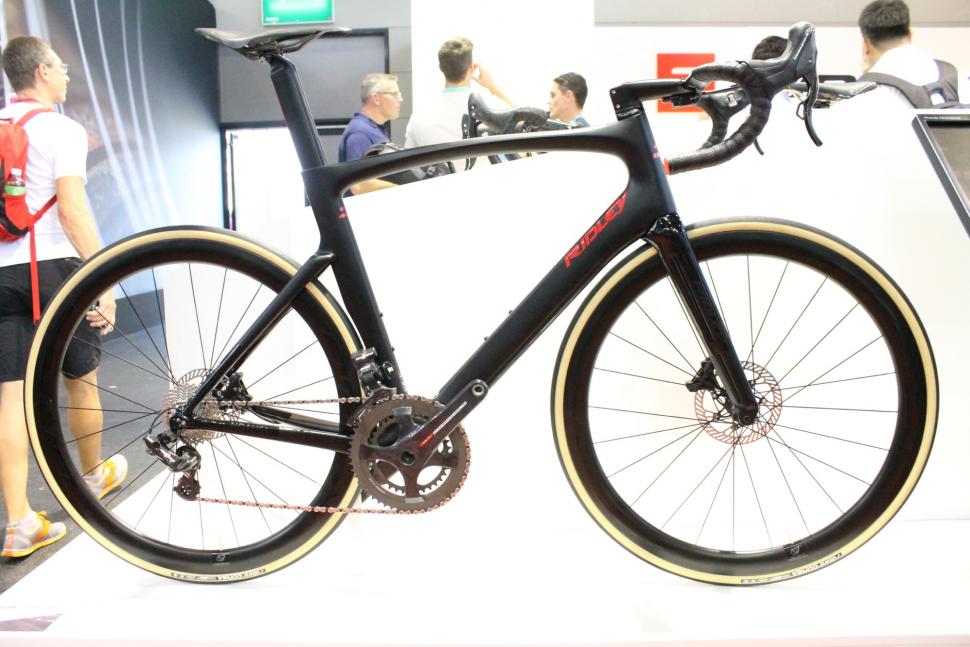 Eurobike 2017 Ridley Noah SL Disc Aero+ - 1.jpg