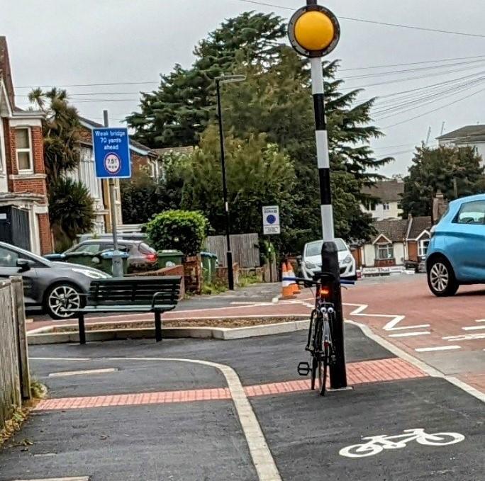 Cycle lane (@Georgeisnow5th/Twitter)
