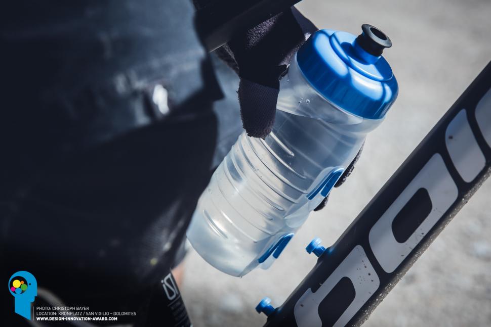 Fabric-Cageless-Bottle-Award-CB1.jpg