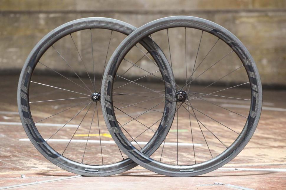 fast_forward_f4r_full_carbon_clincher_tubeless_pair.jpg