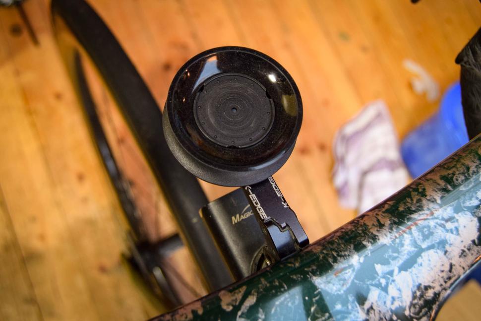 Fidlock Vacuum Turn Base for GPS Mount and Uni Phone Patch - mount.jpg