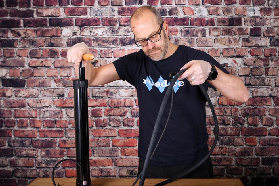 Fitting an inner tube - 11 - adding some air to the inner tube.jpg