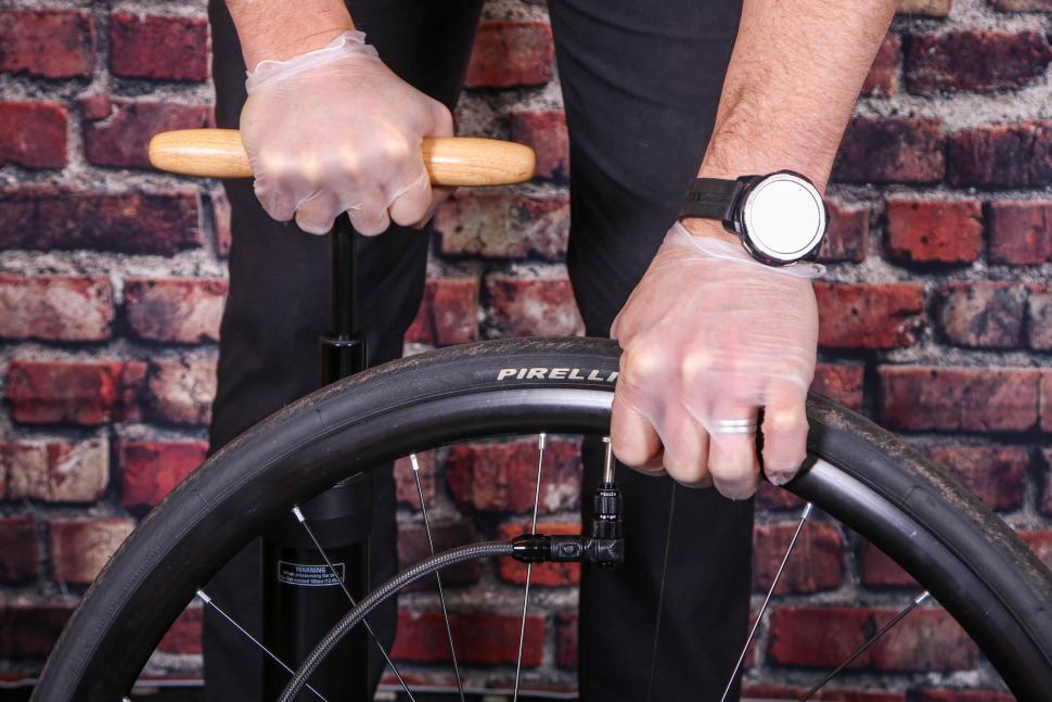 Fitting an inner tube - 25 - fully inflate the tyre.jpg