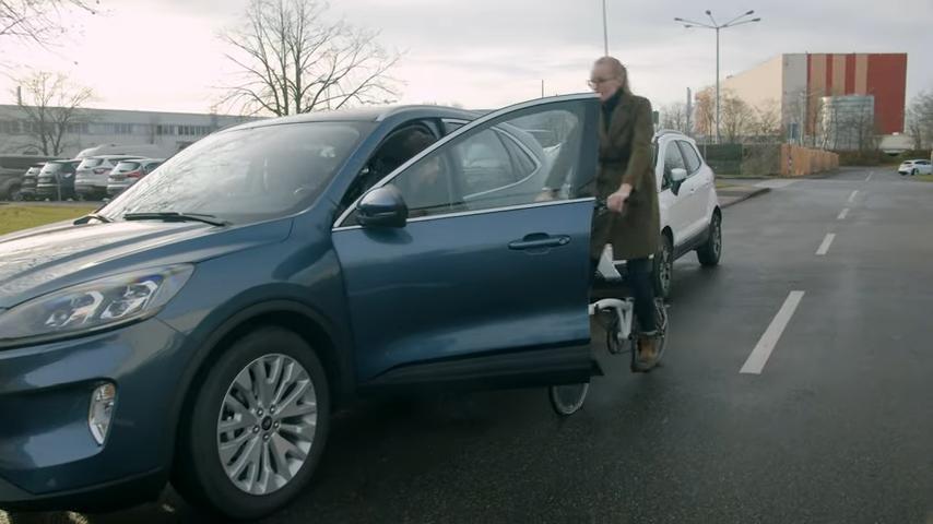 Ford Exit Warning (via YouTube)