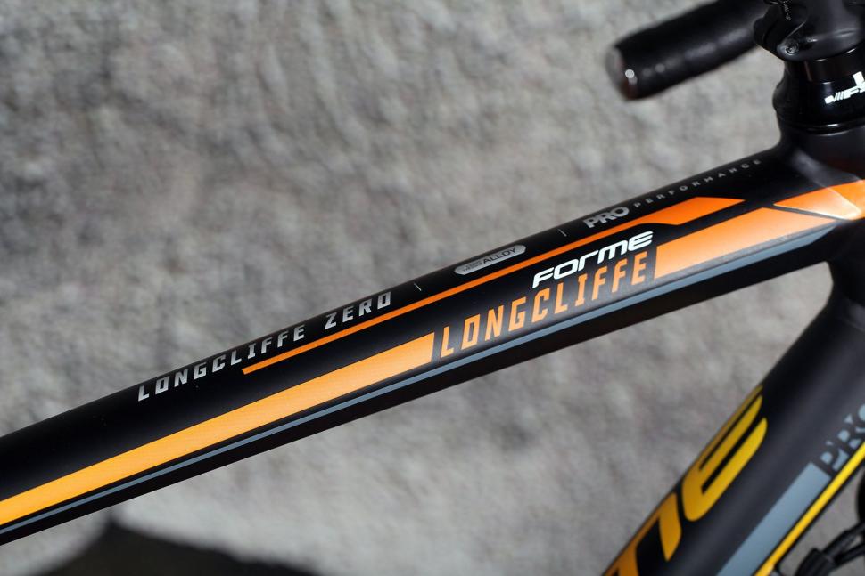 Forme Longcliffe Zero - top tube.jpg