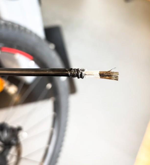 Cyclist removes front brake cable housing in shocking botch job (Trench Tales, Instagram)