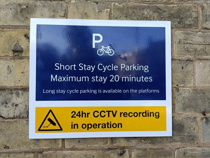 Short stay cycle parking (@KentRiderGaz/Twitter)