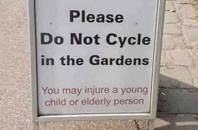 No cycling sign (No Context Brits / Twitter)