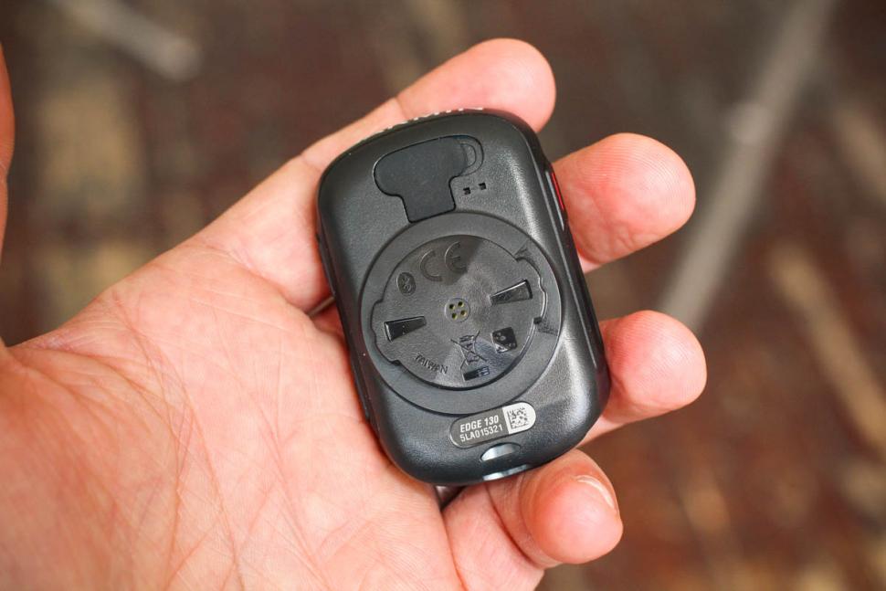 garmin_edge_130_-_back.jpg