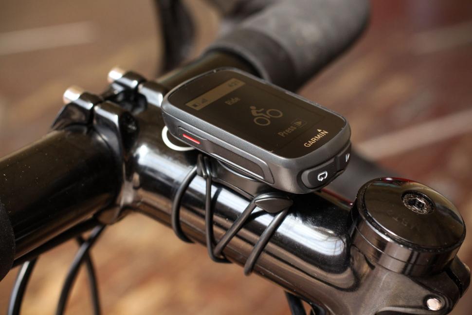 garmin_edge_130_-_side.jpg
