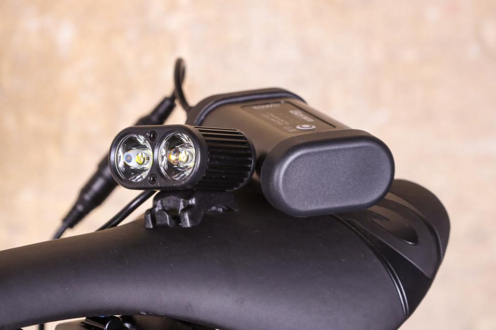 Gemini Duo 2200 Multisport Front Light - with battery.jpg