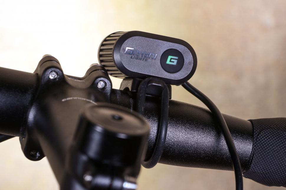 Gemini Duo 2200 Multisport Front Light - button.jpg