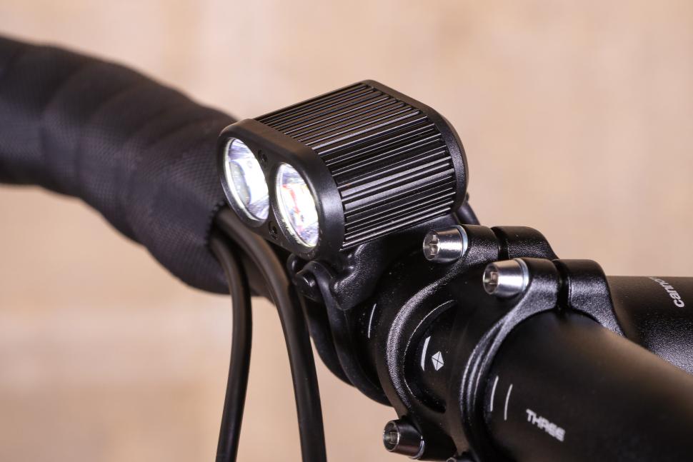 Gemini Duo 2200 Multisport Front Light - side.jpg