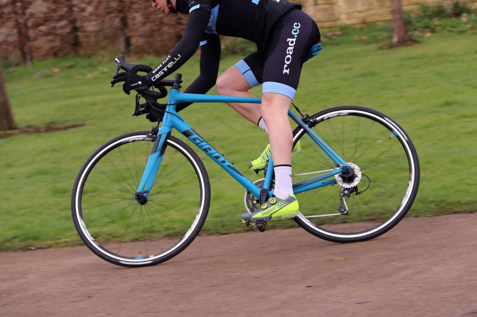 Giant Contend SL 1 - riding 3.jpg
